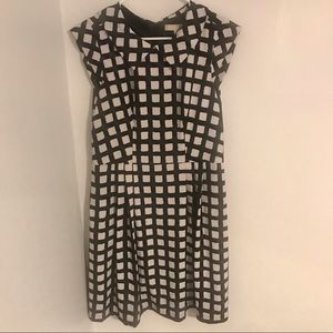 Banana Republic • Black & White Collared dress • size 6